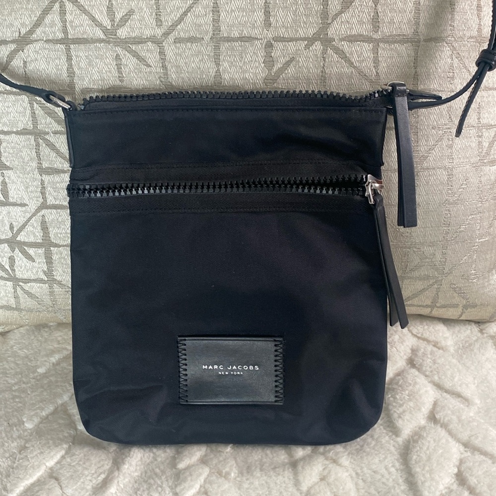 Autentic  Marc Jacobs Black Nylon Crossbody..